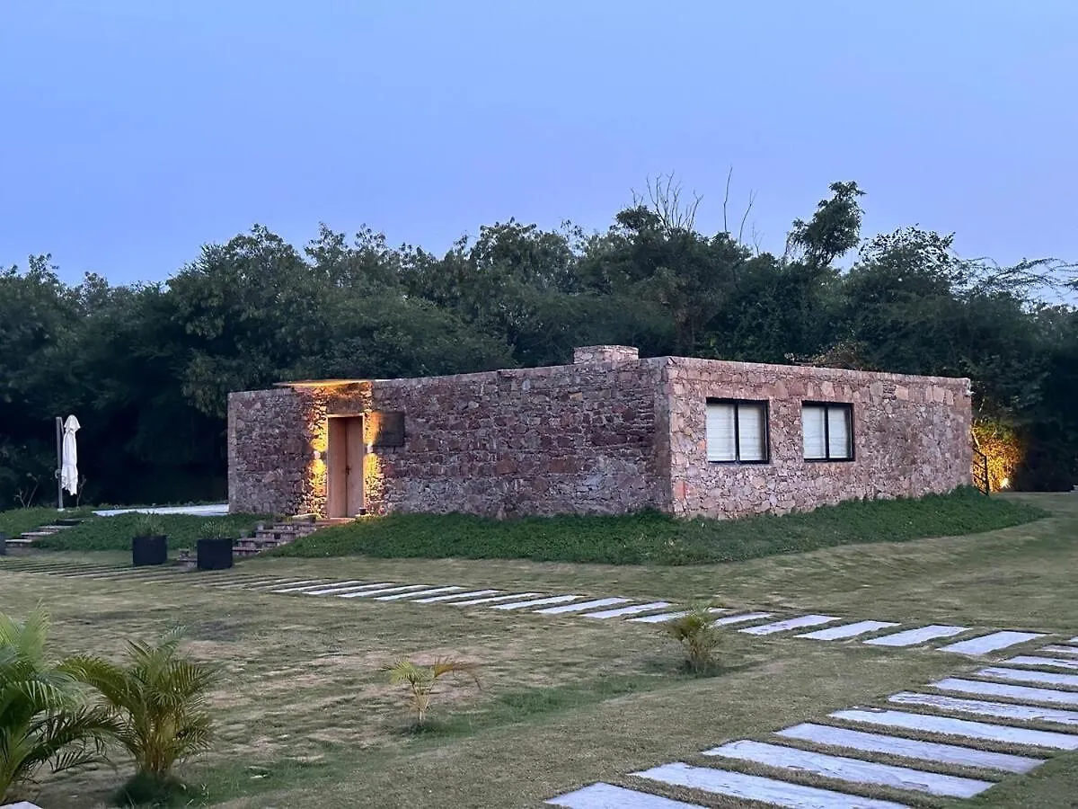 Kesar Farm House On The Lake Udajpur Vila